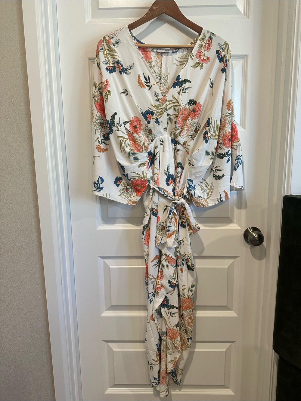 Petal + Pup Prescott Floral Wrap Midi Dress – Size 6 (EUC) - Picture 2 of 5